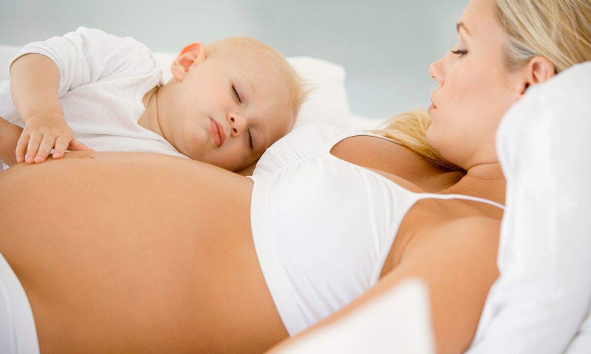 Flaxseed-Intake ass kontraindizéiert bei schwangeren a laktéierende Fraen. 