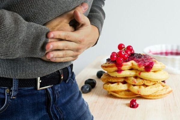 Pancakes mat Beeren als verbuedent Nahrung no der Entfernung vun der Gallerbladder
